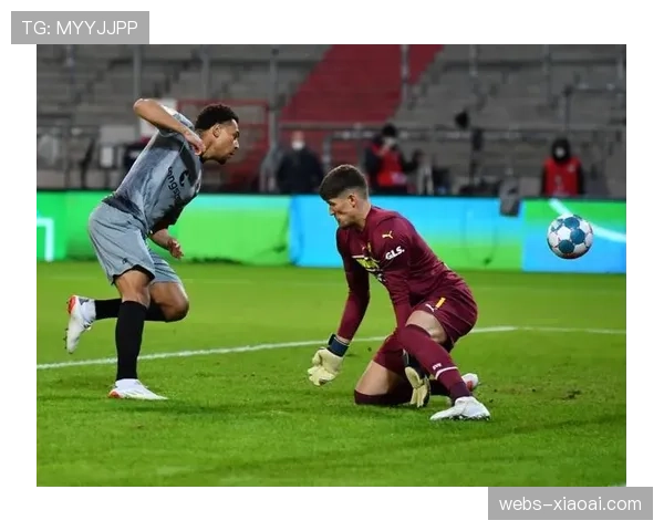 圣保利后卫雷兹停球失误，送多特蒙德点球机会